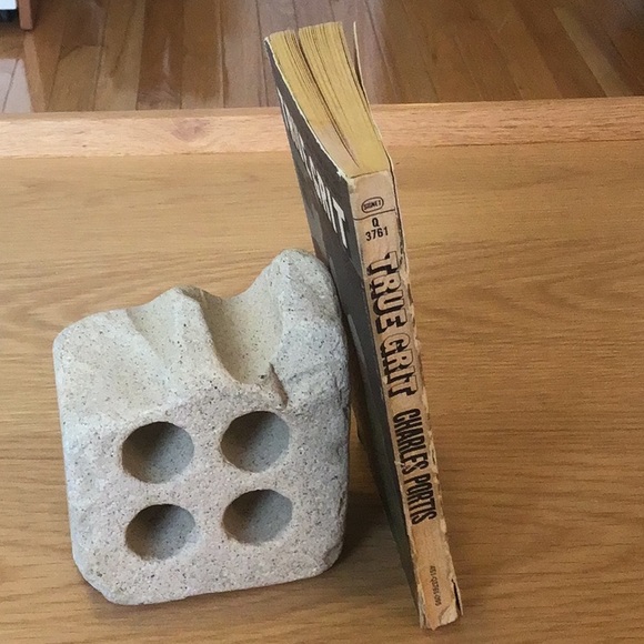 Vintage Paperback - FIRST PRINTING - True Grit - Picture 5 of 6